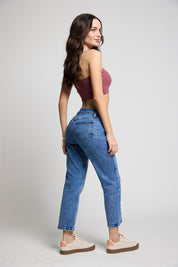 Jeans Mom Tachas 5248
